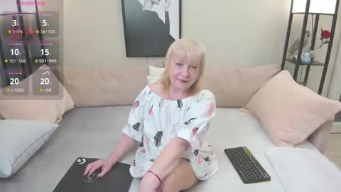Snapshot of wanessaraso chatting on 10/10/25, 02:27 wanessaraso online show from 10/10/25, 02:27