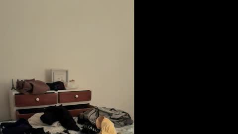 Snapshot of wat___sapbody chatting on 09/13/25, 03:50 wearetwo online show from 09/13/25, 03:50