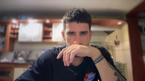 Snapshot of wat___sapbody chatting on 10/25/25, 11:21 wearetwo online show from 10/25/25, 11:21