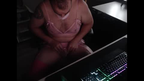 Snapshot of watchmehnnng chatting on 10/20/25, 01:00 Nicki Rogers online show from 10/20/25, 01:00