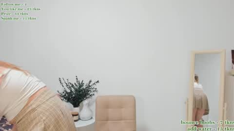 Snapshot of watermelon_sugar_ chatting on 03/04/25, 03:48 Tess Pls support me with Can we reach 155 my favorite number online show from 03/04/25, 03:48