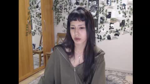 Snapshot of wavy_nights chatting on 10/17/25, 01:20 Mina online show from 10/17/25, 01:20