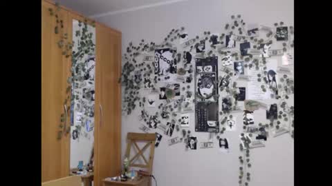 Snapshot of wavy_nights chatting on 10/19/25, 05:46 Mina online show from 10/19/25, 05:46