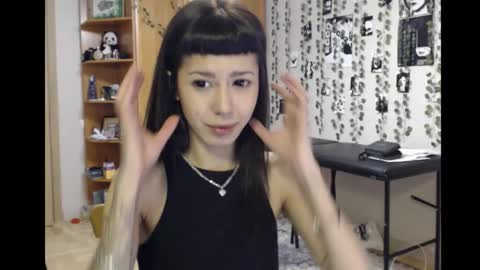 Snapshot of wavy_nights chatting on 11/03/25, 07:37 Mina online show from 11/03/25, 07:37