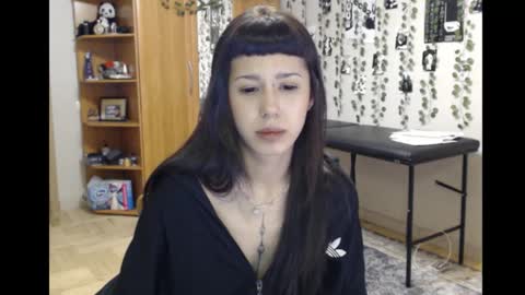 Snapshot of wavy_nights chatting on 11/06/25, 08:32 Mina online show from 11/06/25, 08:32