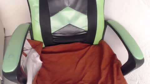 Trixie 3 online show from 10/17/25, 02:19