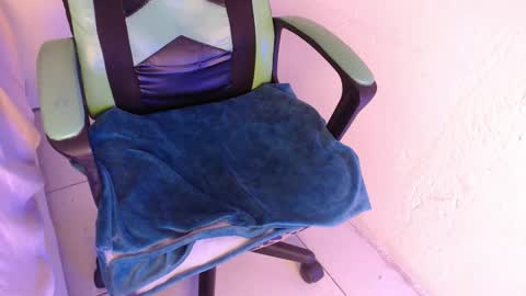 Trixie 3 online show from 11/11/25, 03:12