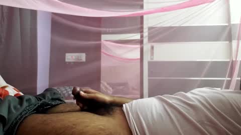 Snapshot of wearcondom chatting on 12/20/24, 08:23 sexyguy online show from 12/20/24, 08:23