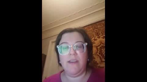 Snapshot of webgirl2 chatting on 11/15/25, 11:43 Marina online show from 11/15/25, 11:43