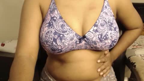 mina online show from 10/31/25, 03:13