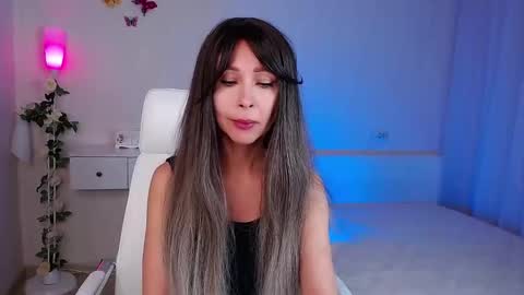 Wendi Foster online show from 10/13/25, 01:00