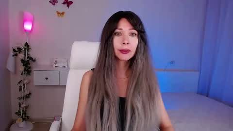 Wendi Foster online show from 11/20/25, 06:07