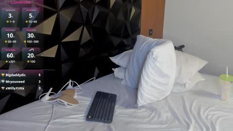 Wendy Marshall  online show from 11/14/25, 08:29