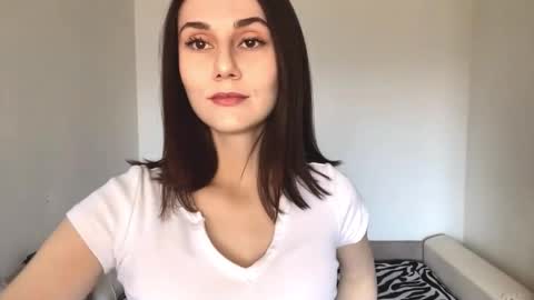 Snapshot of wenonarumbach chatting on 10/13/25, 04:12 Milana online show from 10/13/25, 04:12
