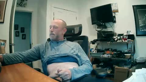 weseeyouwatching online show from 11/18/25, 07:51