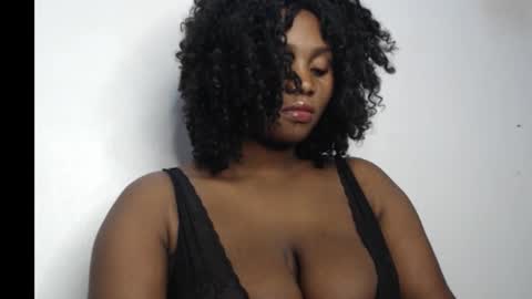 Snapshot of wetmypussy02 chatting on 09/30/25, 12:32 wetmypussy02 online show from 09/30/25, 12:32