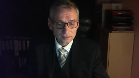 Snapshot of wetsuitedman chatting on 12/21/24, 04:57 Franz online show from 12/21/24, 04:57