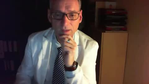 Snapshot of wetsuitedman chatting on 12/30/24, 05:23 Franz online show from 12/30/24, 05:23