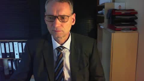 Snapshot of wetsuitedman chatting on 01/04/25, 12:38 Franz online show from 01/04/25, 12:38