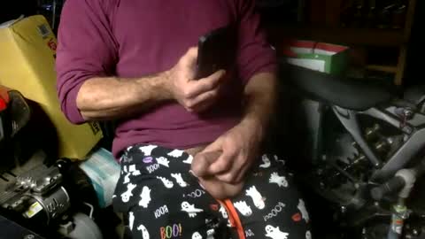 Snapshot of whackingmywilly chatting on 12/28/24, 08:25 whackingmywilly online show from 12/28/24, 08:25