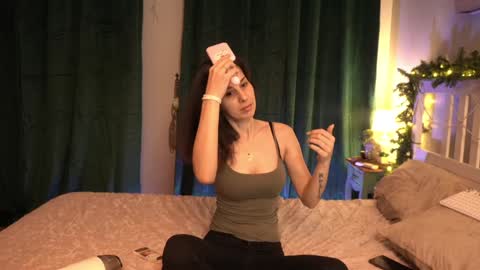 Snapshot of whats_her_name chatting on 01/07/25, 06:56 Victoria Maria online show from 01/07/25, 06:56