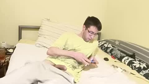 Snapshot of whatwouldyouliketosee chatting on 12/15/24, 11:42 stoffy online show from 12/15/24, 11:42