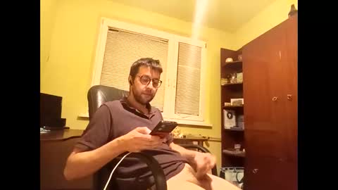 Snapshot of whatwouldyouliketosee chatting on 10/03/25, 10:29 stoffy online show from 10/03/25, 10:29