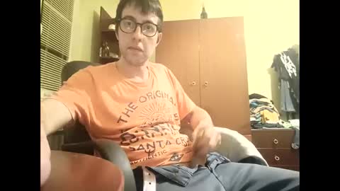 Snapshot of whatwouldyouliketosee chatting on 11/06/25, 10:43 stoffy online show from 11/06/25, 10:43