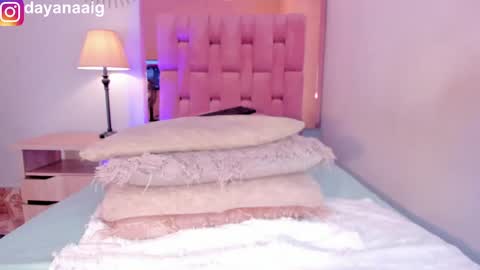 Sara  online show from 10/04/25, 03:43