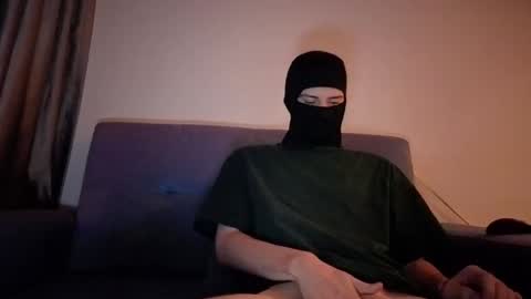 whispero_o online show from 10/11/25, 08:57