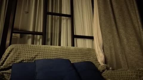 whispero_o online show from 10/19/25, 07:36