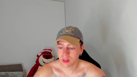 Snapshot of white_jacob chatting on 01/17/25, 01:57 Camilo R online show from 01/17/25, 01:57