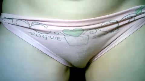 Snapshot of whiteapsara chatting on 09/25/25, 04:00 Love online show from 09/25/25, 04:00