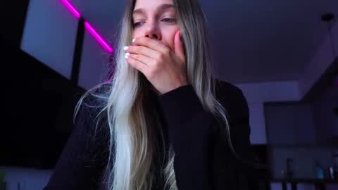 Kate  online show from 10/26/25, 07:14