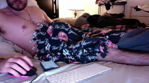 Snapshot of whitebubblebutt44 chatting on 11/17/25, 01:33 whitebubblebutt44 online show from 11/17/25, 01:33