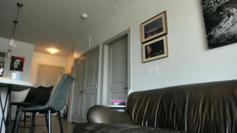 just  str8 stud nut  1000 online show from 10/08/25, 06:49