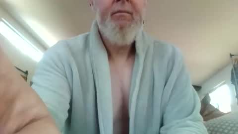 whitepantieman online show from 10/05/25, 10:29