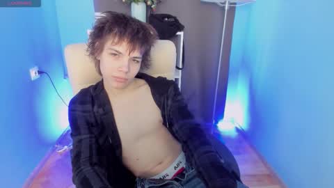 Snapshot of whiterabbit342 chatting on 11/02/25, 08:28 Geoffrey online show from 11/02/25, 08:28