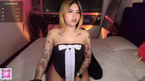 Snapshot of whites_emma chatting on 02/18/25, 02:27 EMMA online show from 02/18/25, 02:27