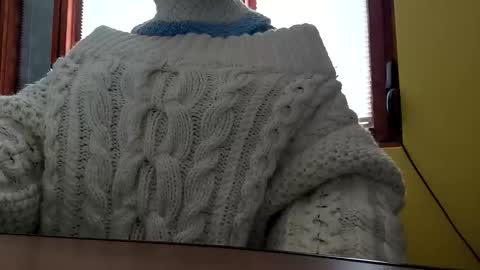 whitesweater online show from 11/10/25, 08:13