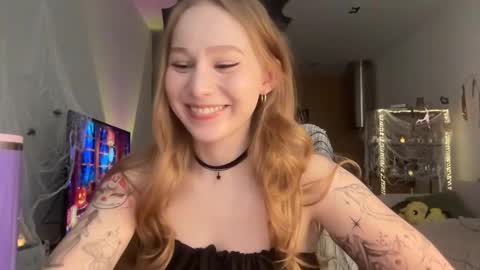 Alisa online show from 10/31/25, 08:04