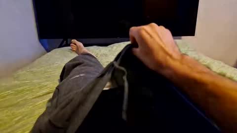 whoknowssomeone online show from 11/07/25, 05:13