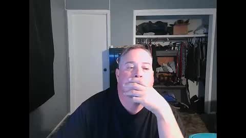 Snapshot of whydoidothis77 chatting on 11/10/25, 04:00 whydoidothis77 online show from 11/10/25, 04:00