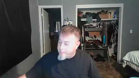 Snapshot of whydoidothis77 chatting on 11/25/25, 02:44 whydoidothis77 online show from 11/25/25, 02:44