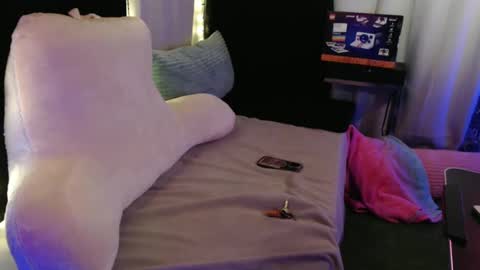 Snapshot of wickedcoolnight chatting on 02/16/25, 06:43 WickedCoolNight online show from 02/16/25, 06:43