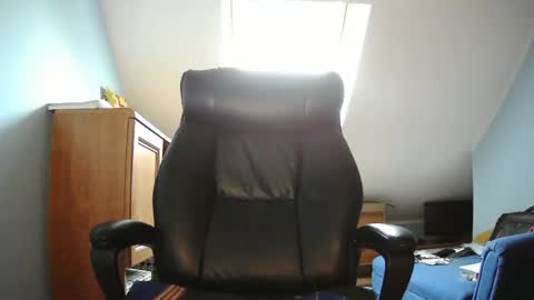 Snapshot of wickes71 chatting on 12/14/24, 07:40 Tommy online show from 12/14/24, 07:40