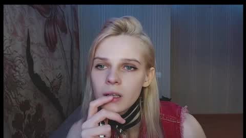 Snapshot of wicky_hey chatting on 02/28/25, 07:14 Victoria online show from 02/28/25, 07:14