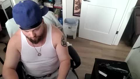 Snapshot of wifebeatershirtdude chatting on 10/11/25, 03:21 WiggaInAWifebeater online show from 10/11/25, 03:21