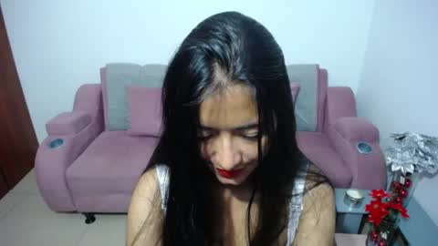 Snapshot of wifhot chatting on 01/03/25, 12:11 Ilauren online show from 01/03/25, 12:11