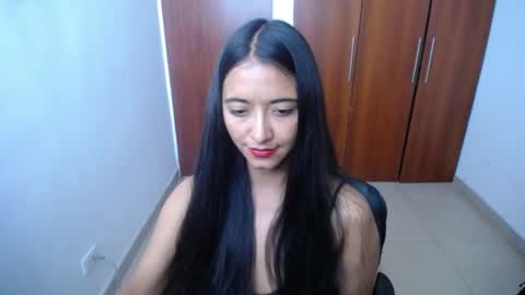 Snapshot of wifhot chatting on 01/07/25, 02:41 Ilauren online show from 01/07/25, 02:41
